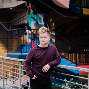 Meet your Posher, Joel